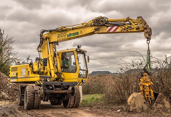 挖机保养步骤详解,让你的设备焕然一新